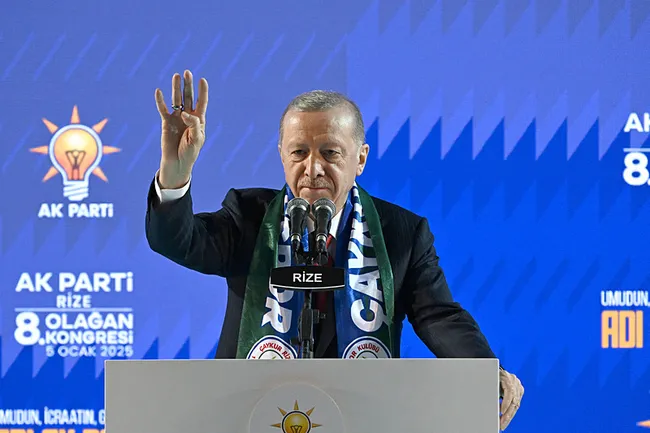 son-dakika-baskan-erdogandan-rize-onemli-mesajlar-hedefimiz-terorsuz-turkiye-1736078239204.jpeg