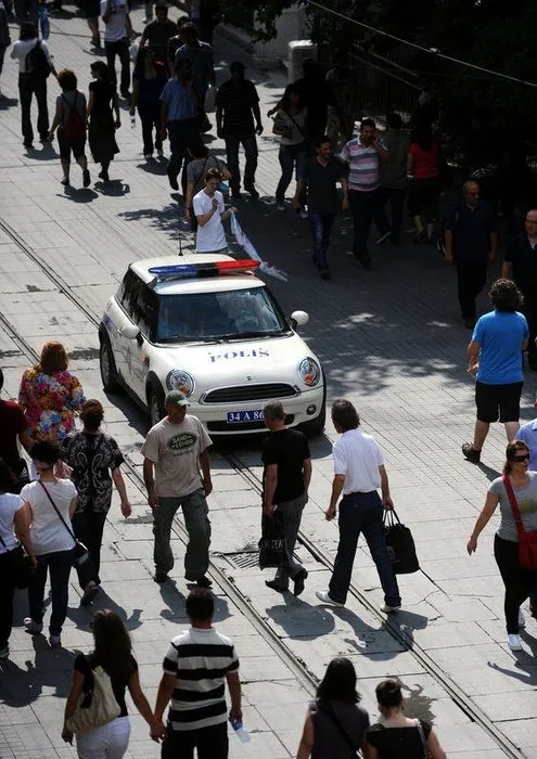 Dünya ülkelerinde kullanılan polis arabaları