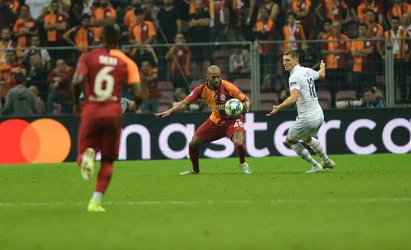Taraftarının alkışını aldı ama... Galatasaray tarihi fırsatı yine kaçırdı!