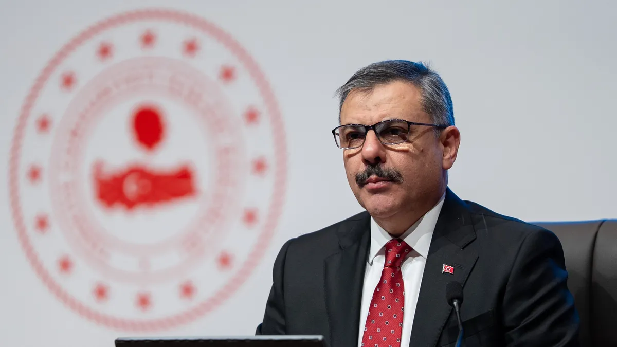Bakan Çiftçi, Jandarma ve Sahil Güvenlik Akademisi’nde subay ve astsubay adaylarıyla bir araya geldi Bakan Çiftçi, Jandarma ve Sahil Güvenlik Akademisi’nde subay ve astsubay adaylarıyla bir araya geldi