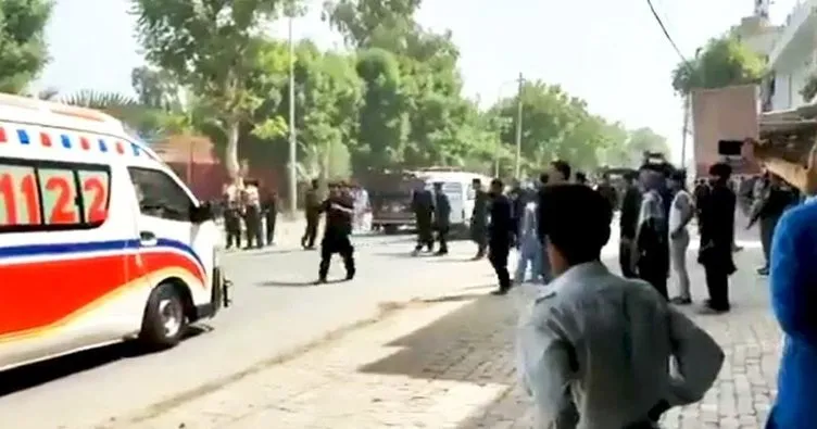 Pakistan’da bombalı saldırı: 3 ölü, 59 yaralı