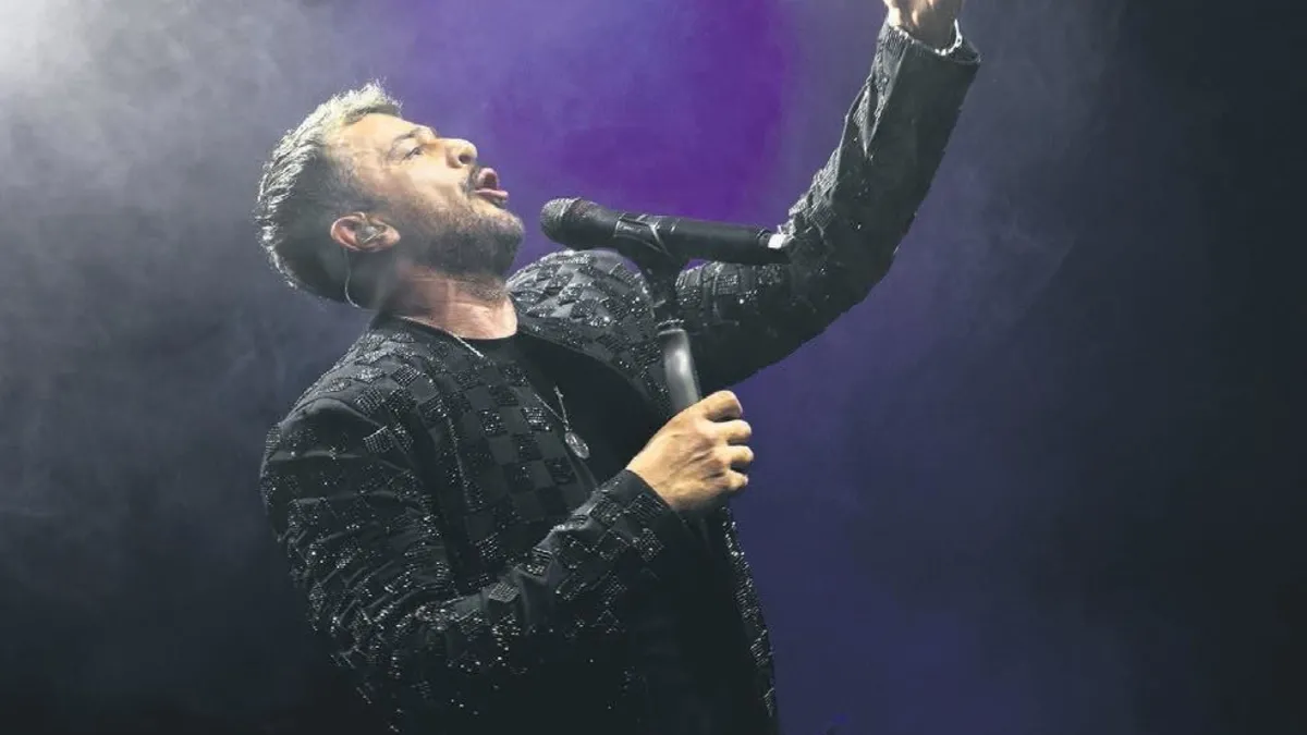 Rusya’da Emre Altuğ rüzgarı!