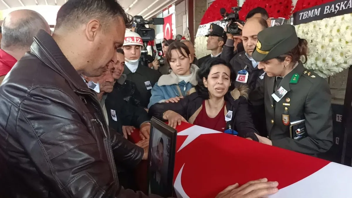 Şehit Teğmen Aydın'da son yolculuğuna uğurlandı! Anne Kübra Dut: Oğlum seninle gurur duyuyorum