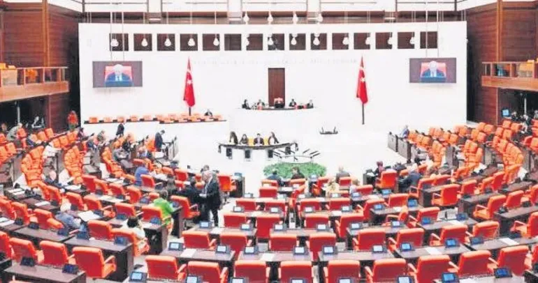 Üniversite affı Meclis’ten geçti