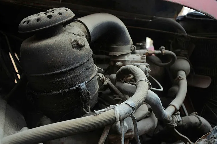 69 yıllık efsane otomobil yok pahasına satılıyor!