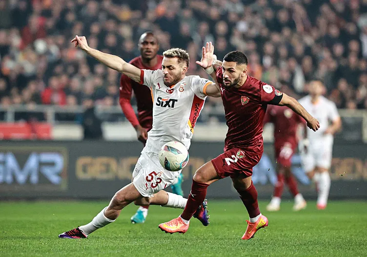 Son dakika haberi: Hatayspor - Galatasaray maçında penaltı beklentisi! Hakem Cihan Aydın devam ettirdi...