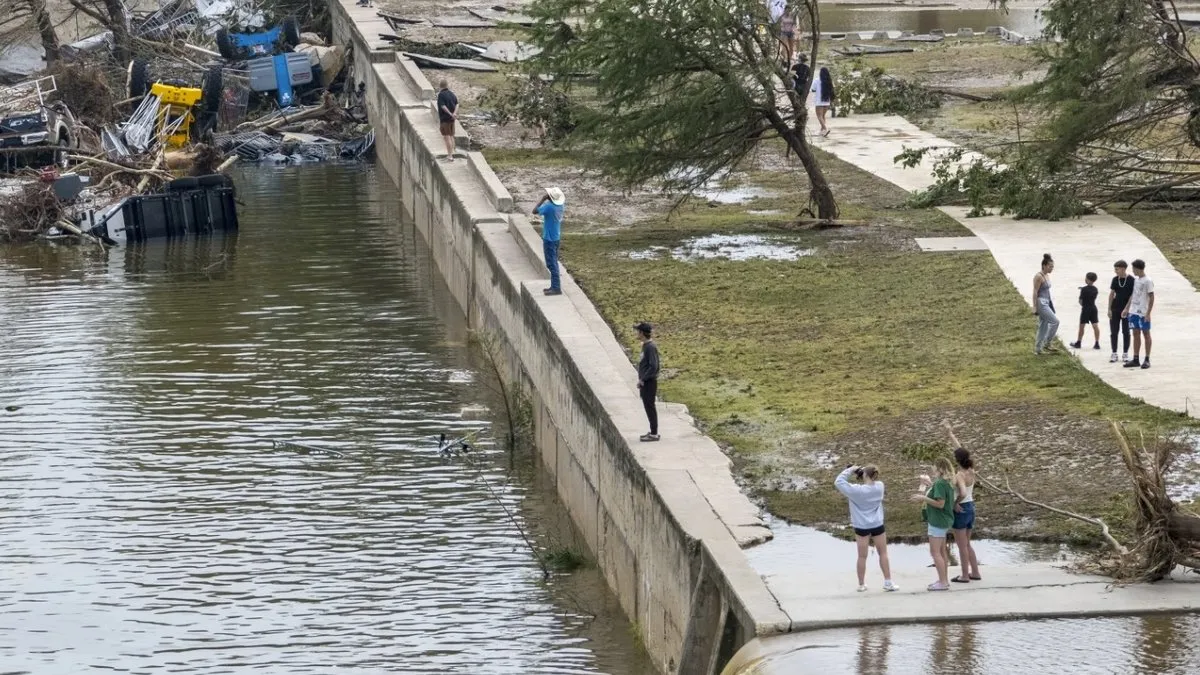 Texas sular altında: Kamp yaparken sele kapıldılar! 27 çocuk kayıp