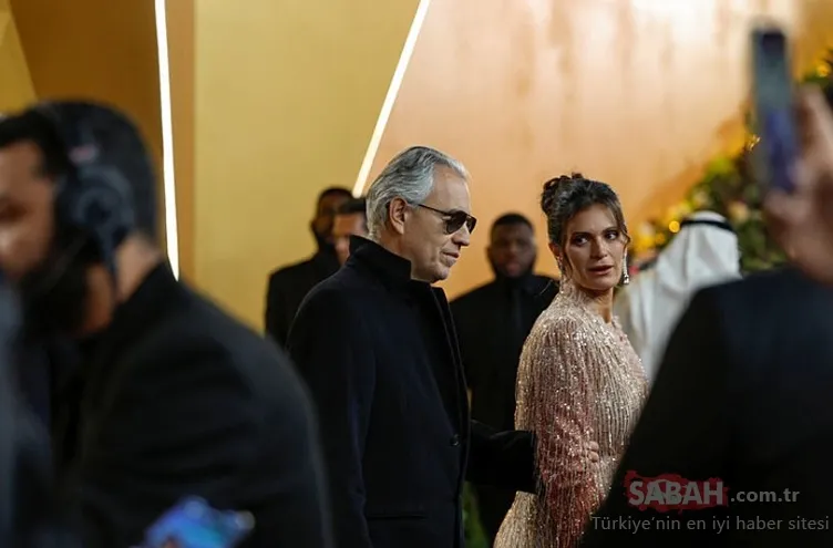 Fahriye Evcen’den Barış Arduç’a… Türk yıldızlar Riyad’daki ödül töreninde şıklık yarışına girdi!