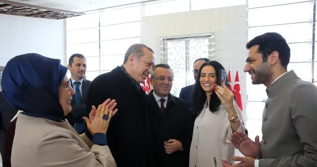 Cumhurbaşkanı Erdoğan, İmani Elbani’ye Kur’an-ı Kerim hediye etti