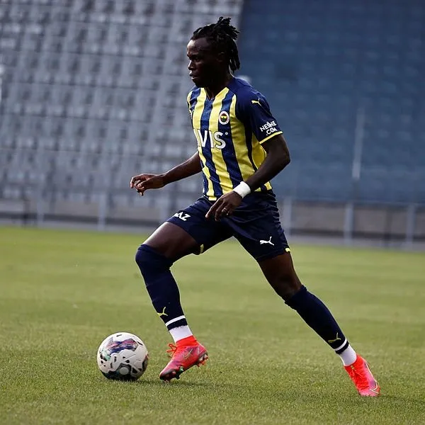 Son dakika transfer haberi: Fenerbahçe'de taraftarı yıkan ayrılık! Bedavaya yuvadan uçabilir...