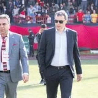 Comolli, Fatih’te futbolcu avında