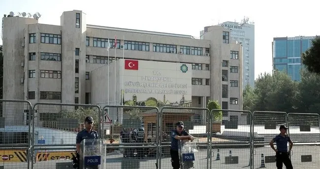 DEM Partili belediyelerde işçi kıyımı devam ediyor