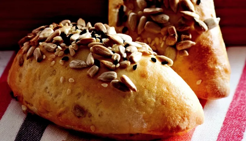 Ay çekirdekli Poğaça