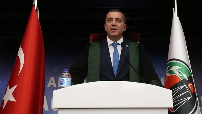 ozgur-ozeli-ziyaret-eden-tbb-baskani-erinc-sagkandan-skandal-cikis-yargiyi-hedef-aldi-adeta-chp-sozculugune-so-1779558601764.jpg Özgür Özel'i ziyaret eden TBB Başkanı Erinç Sağkan'dan skandal çıkış! Yargıyı hedef aldı, adeta CHP sözcülüğüne soyundu