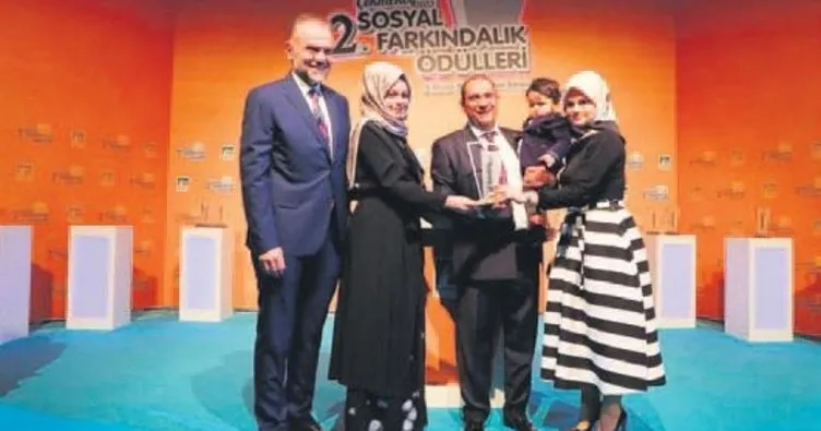 Erkan Tan’a ‘Yılın En İyi Gazetecisi’ ödülü