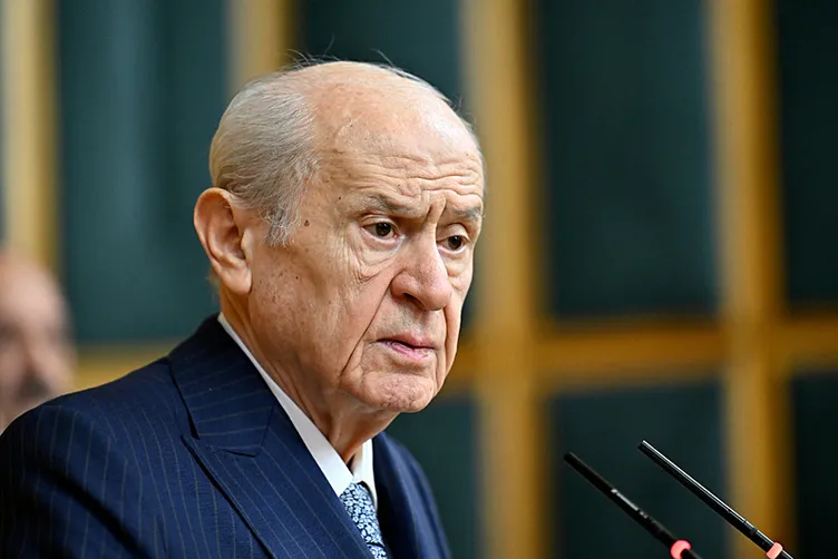 Bahçeli yine herkesi ters köşe yaptı: Siyasilerin verdiği tepkiler geleceğe dair çok şey söylüyor