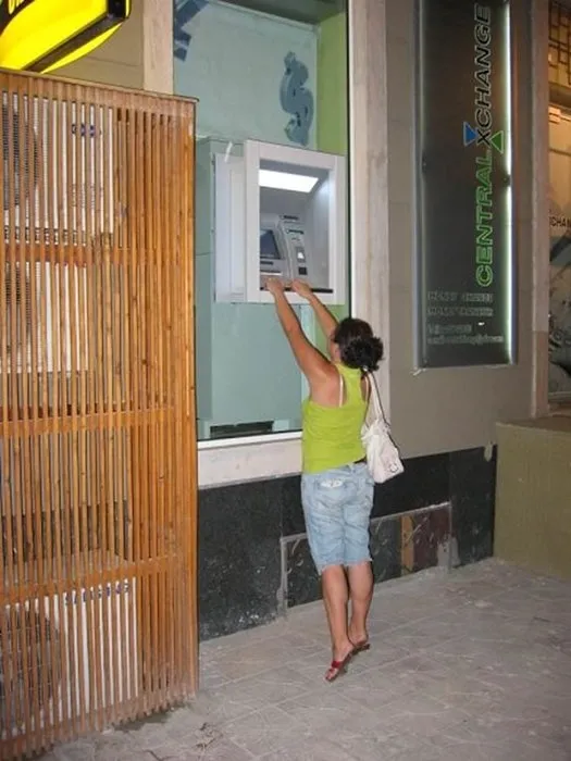 Tüm Dünyadan Birbirinden Fantastik ATM’den Para Çekme Enstantaneleri
