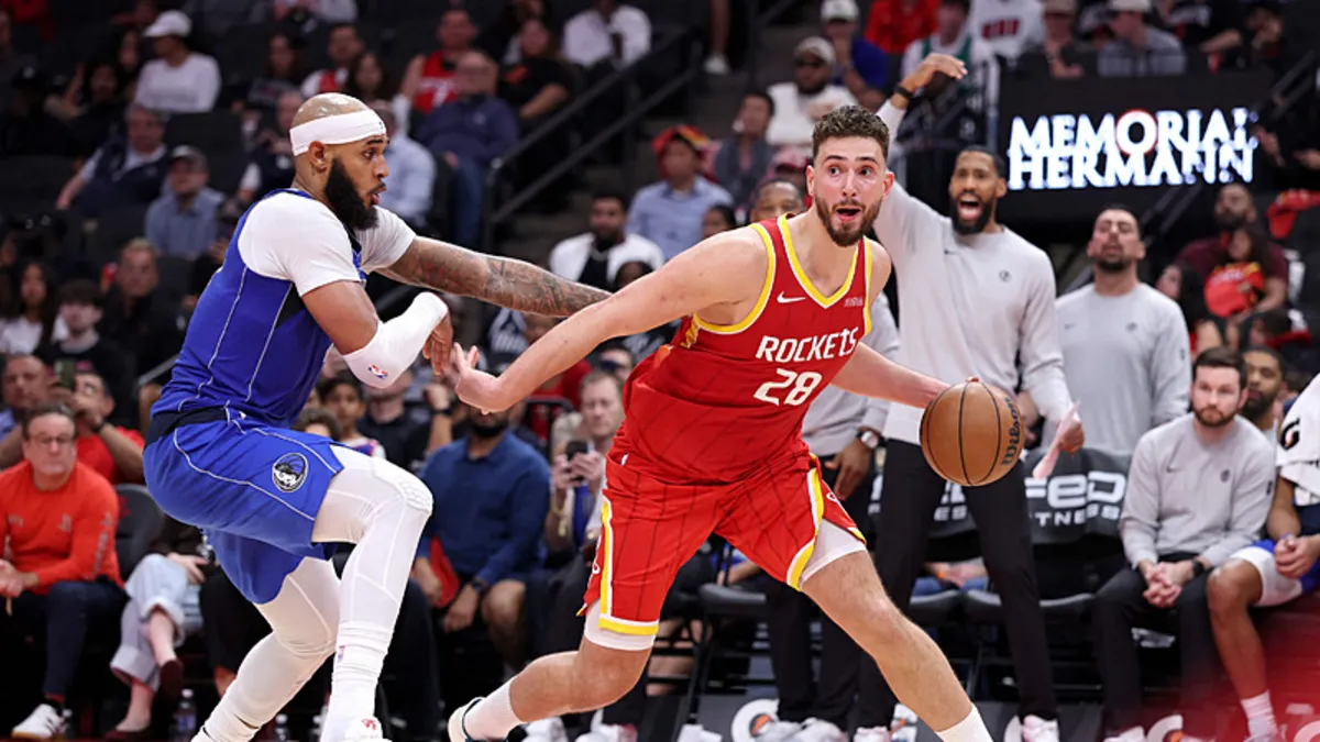 NBA: Alperen Şengün, "double-double" ile başladı!