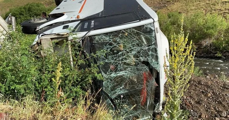 Ağrı’da yolcu otobüsü şarampole devrildi: 1 ölü, 26 yaralı