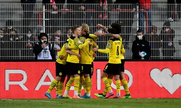 Borussia Dortmund 3 puanı 3 golle aldı