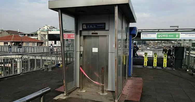 Metrobüs durağında şaşırtan asansör