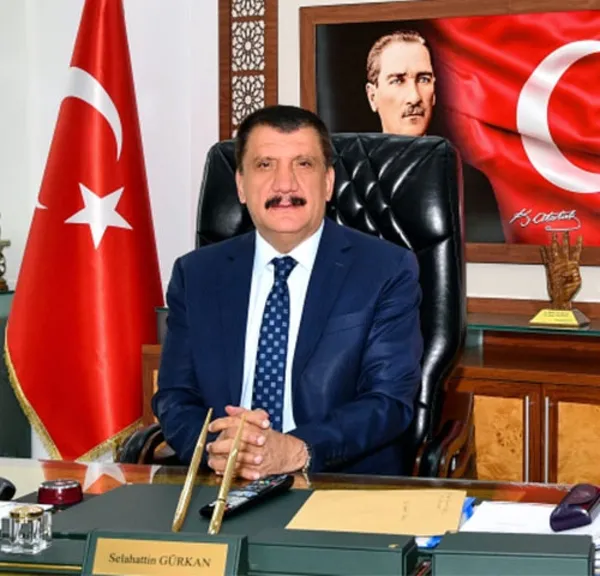 buyuksehirlerden-mansur-yavasin-aski-iflas-edecek-iddiasina-tepki-1665729859402.jpg