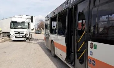 Eskişehir’de TIR, belediye otobüsüne çarptı: 2 yaralı