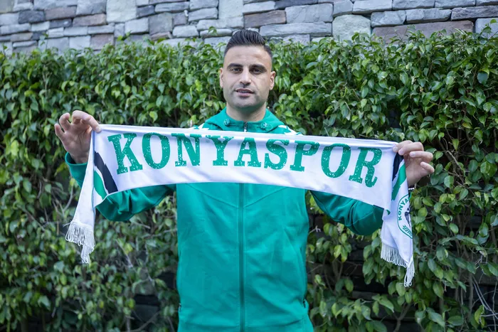 deniz-turuc-konyaspor-ile-sozlesme-imzaladi-1767456543139.jpg