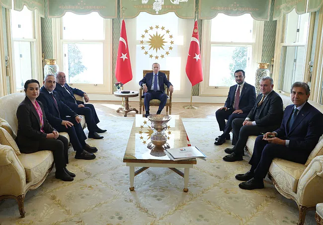 baskan-recep-tayyip-erdogan-cekmekoy-belediye-baskani-orhan-cerkezi-kabul-etti-1790947477032.jpg Başkan Recep Tayyip Erdoğan Çekmeköy Belediye Başkanı Orhan Çerkez'i kabul etti