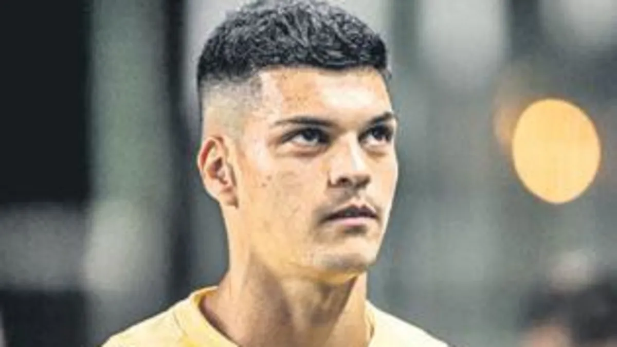 Beşiktaşlı futbolcuların antrenmanından bir görüntü veya Gabriel Brazao'nun futbol sahasındaki bir fotoğrafı.