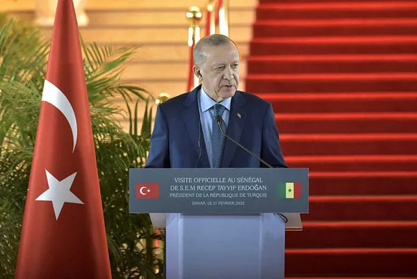 son-dakika-gine-ziyaretini-iptal-eden-baskan-erdogan-yurda-donuyor-1645541527324.jpg