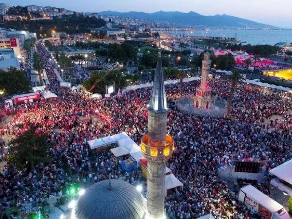 izmir-15-temmuza-hazir-iste-gun-gun-program-1783602038511.jpg