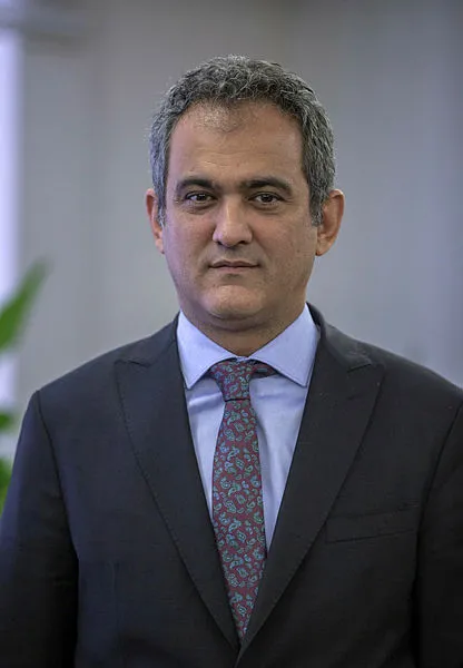 yeni-milli-egitim-bakani-mahmut-ozer-oldu-milli-egitim-bakani-mahmut-ozer-kimdir-kac-yasinda-ve-aslen-nereli-1628231820855.jpg