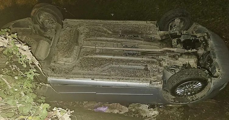 Feci kaza! Otomobil kanala uçtu