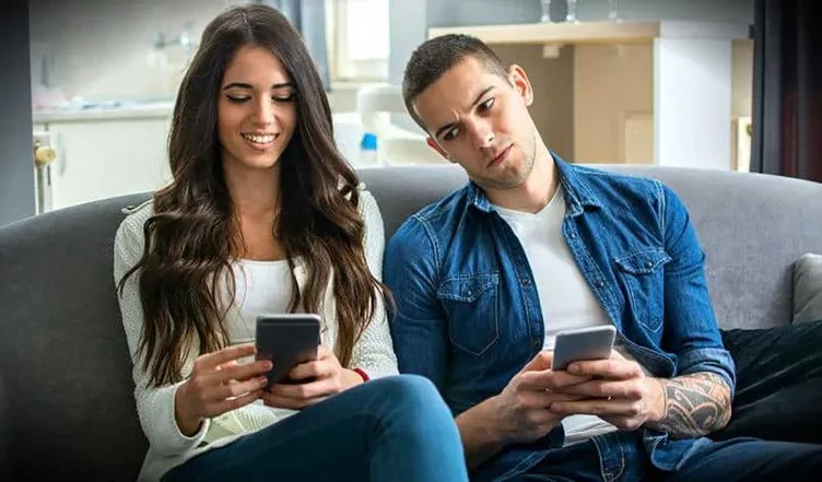 SON DAKİKA... Kıskanç koca yatak odasına kamera koyup karısını izledi: Olayın sonu onun için hüsranla bitti!