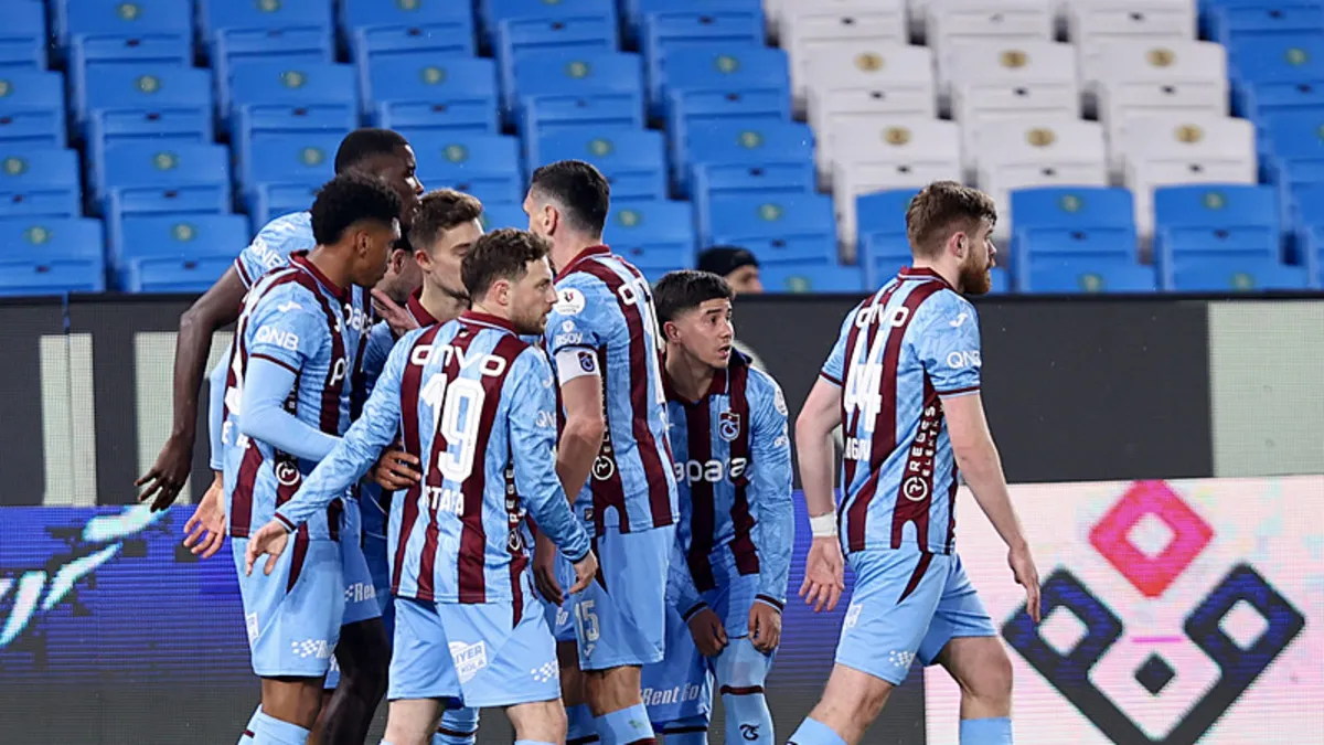 Trabzonspor, Fatih Karagümrük’ü ikinci yarıda geçti! Maç fazlasıyla zirveyle fark 4’e indi
