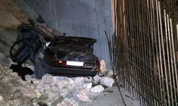 Otomobil 6 metre yükseklikten uçup köprü ayağına çarptı: 4 ölü #afyonkarahisar