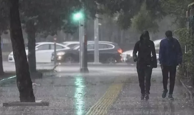 son-dakika-meteorolojiden-kritik-uyari-9-ilde-kuvvetli-saganak-ve-firtina-o-tarihlerde-semsiyesiz-cikmayin-1762323664441.jpg (946×563)