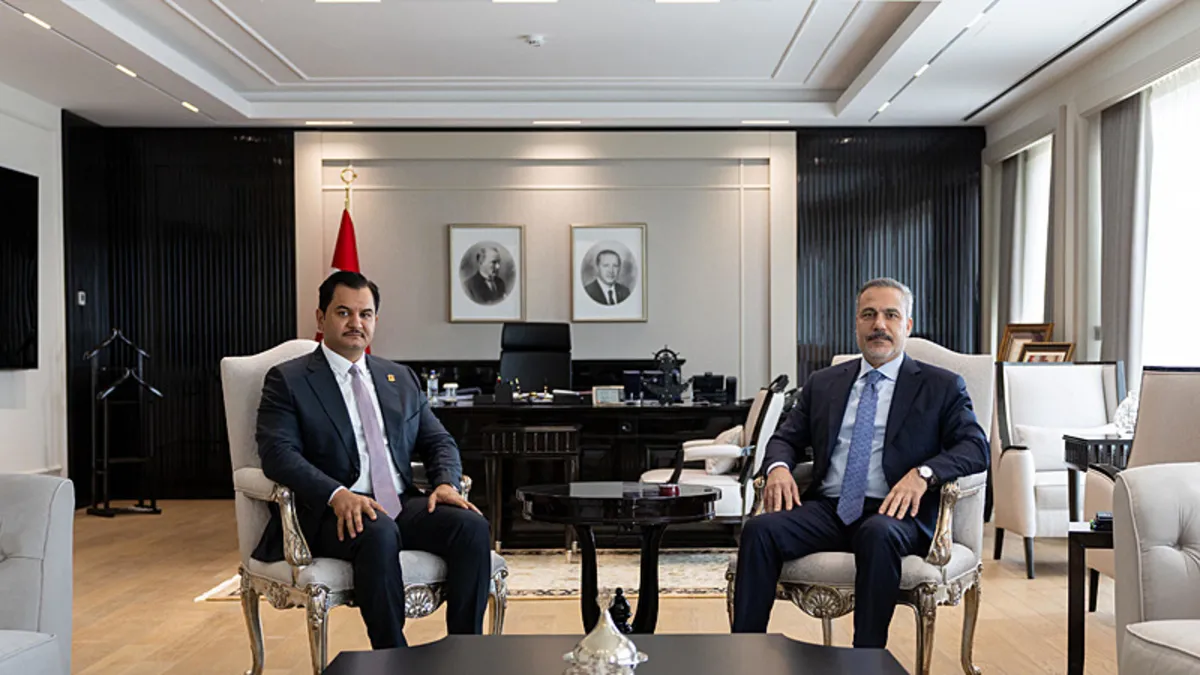 Bakan Fidan, Libya Genel Komutan Yardımcısı Hafter’le görüştü Bakan Fidan, Libya Genel Komutan Yardımcısı Hafter’le görüştü