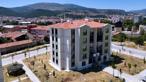 bakan-kurum-paylasti-kutahyada-kentsel-donusum-sevinci-bakmaya-doyamazsin-1791015810530.jpg