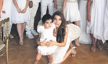 Ceren Hindistan kanserle savaşan kızı için parti düzenledi