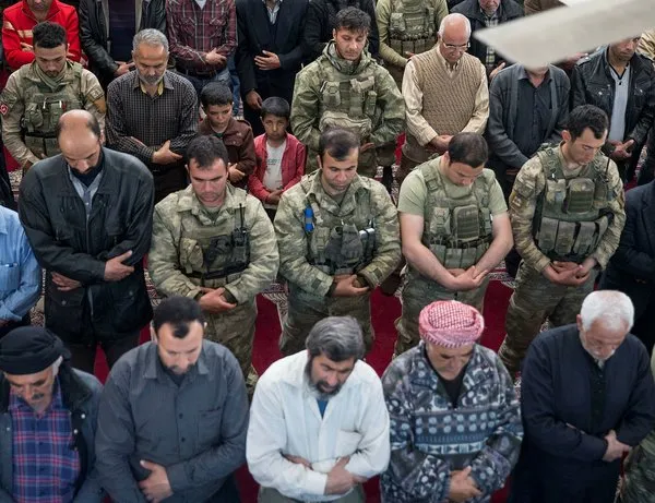 Terörden sonra Afrin'de ilk cuma namazı kılındı!