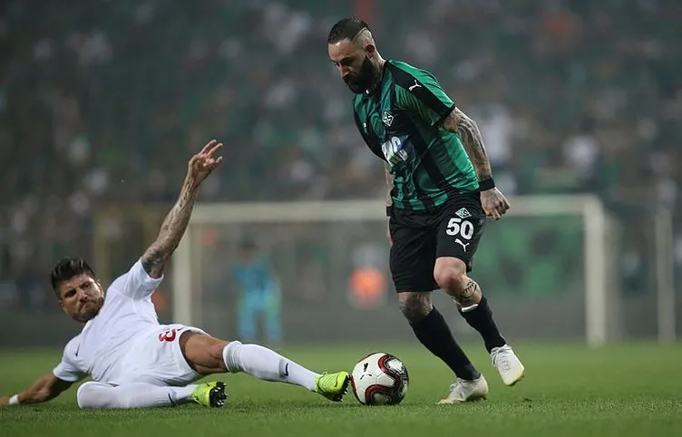 Erkan Zengin şov yaptı, Fatih Karagümrük 1. Lig’e yükseldi