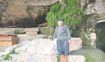Doğa aşığı 30 yıldır mağarada yaşıyor