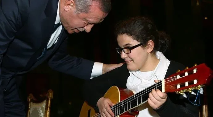 Cumhurbaşkanı Erdoğan zihinsel engelli Neslihan’ı kırmadı