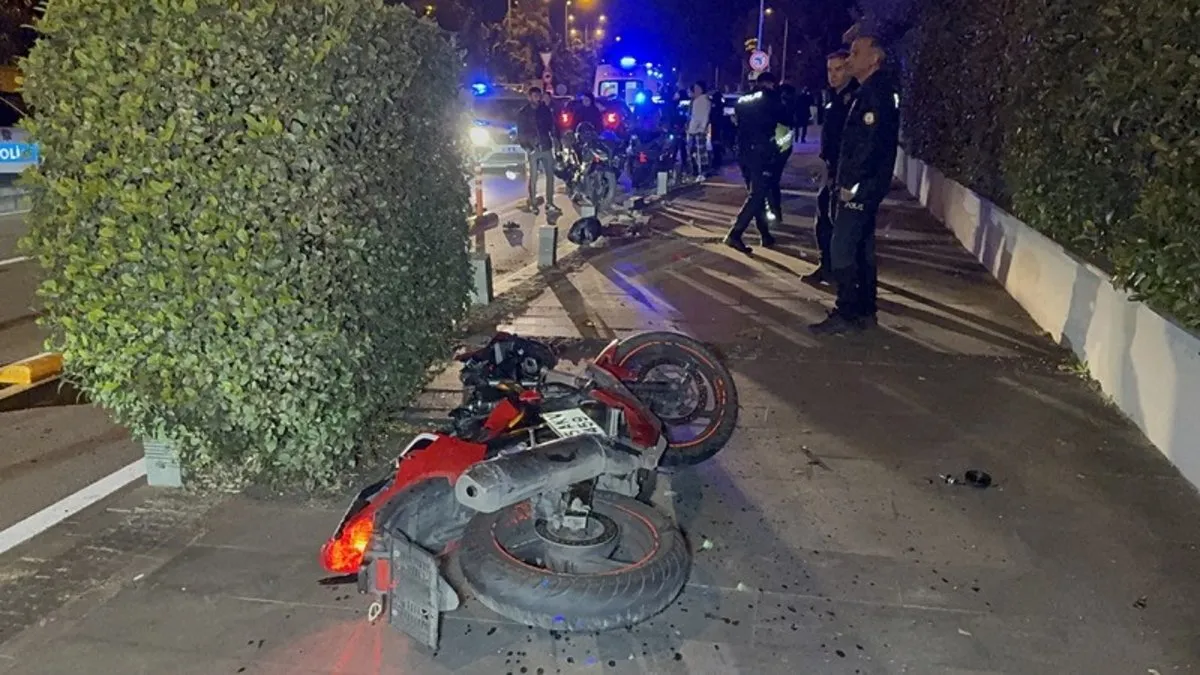Samsun’da motosiklet yayaya çarptı: 3 ağır yaralı Samsun’da motosiklet yayaya çarptı: 3 ağır yaralı