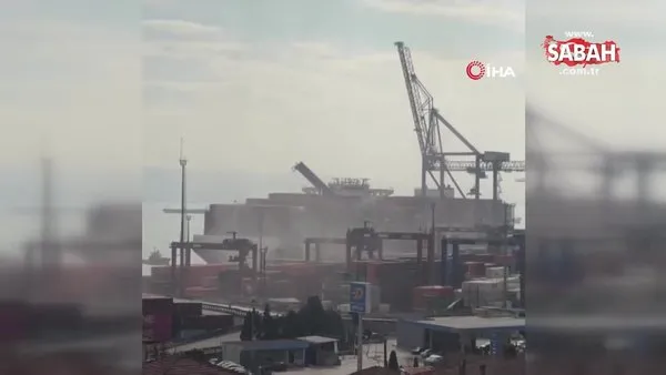 Kocaeli'de uluslararası limanda 3 yükleme vinci devrildi! Çok sayıda ekip bölgeye sevk edildi | Video
