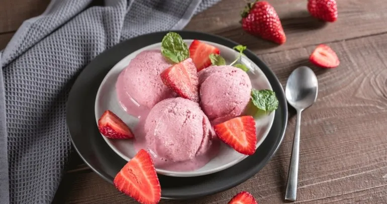 Evdeki malzemelerle en kolay dondurma nasıl yapılır? Yaz aylarının favorisi ev yapımı dondurma tarifi