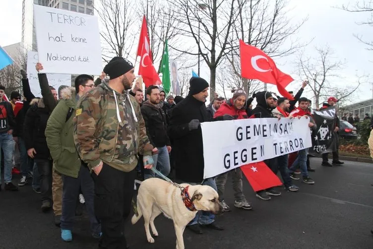 Almanya’da Teröre Karşı Birlik yürüyüşü!
