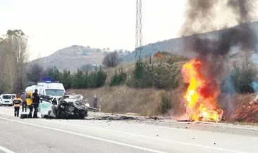 Alev alan otomobilde 5 kişi can verdi #bursa
